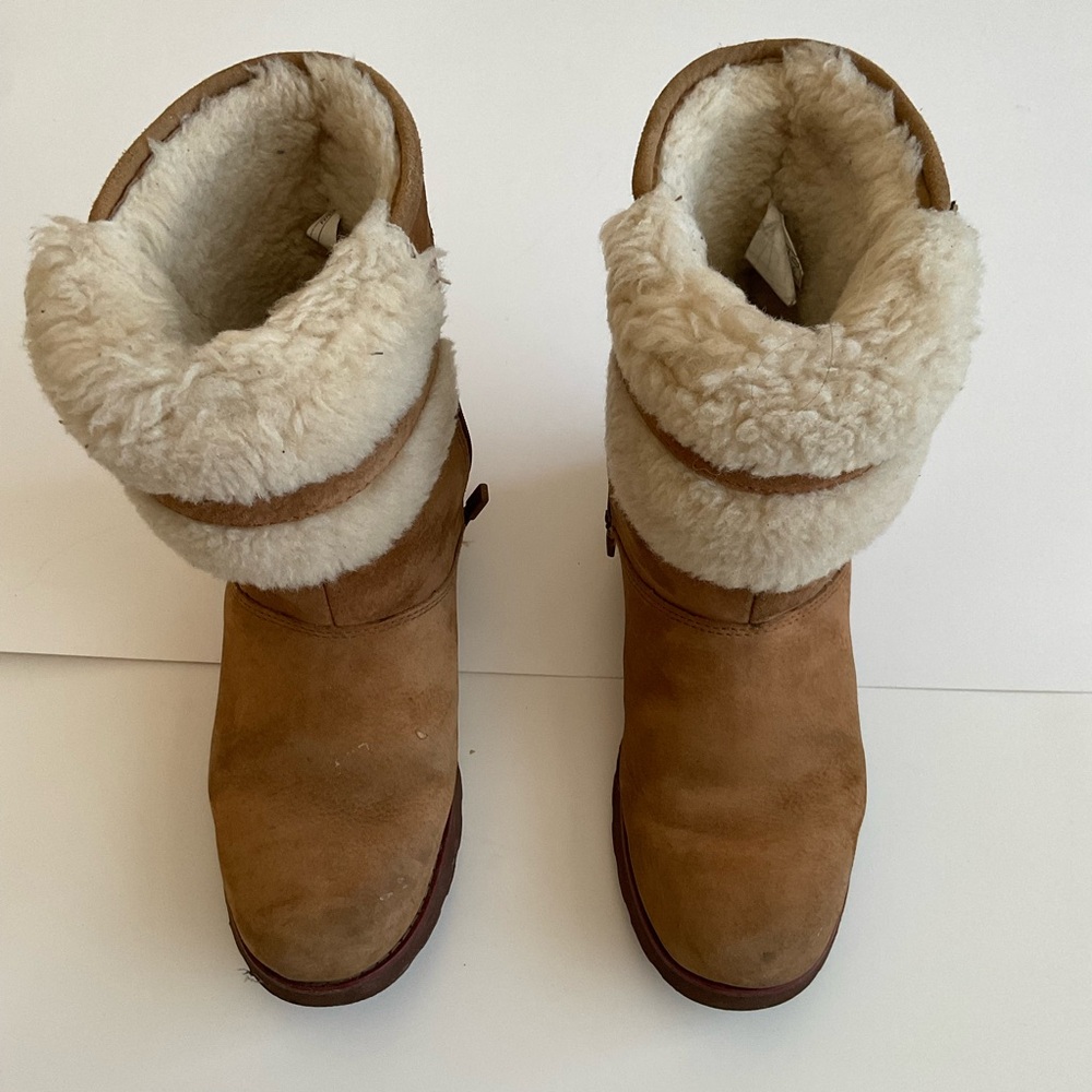 UGG Lined Tan Boots Size 5